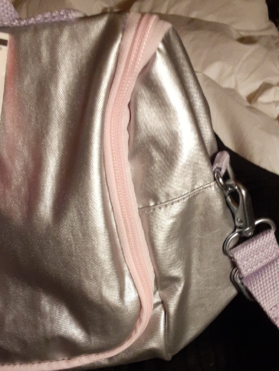 NWT Kipling Kichilu Lunch Bag Silver Metallic with Pale Pink Trim - Picture 4 of 16